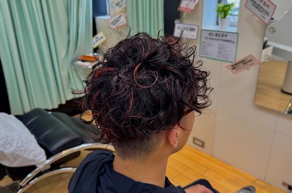 パーマ+色メッシュは君津木更津市の理美容室エンゼルヘアサロンが上手と人気です！