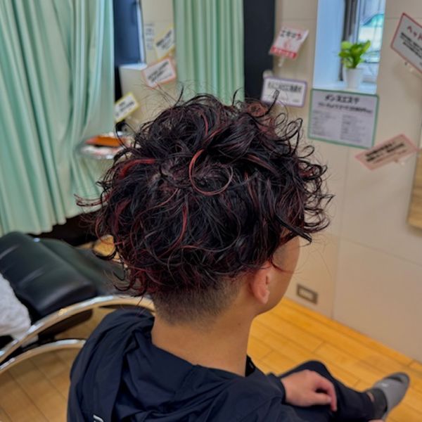 パーマ+色メッシュは君津木更津市の理美容室エンゼルヘアサロンが上手と人気です！