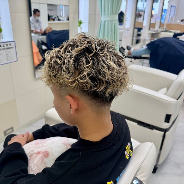 スキンフェードにパーマは君津木更津市のエンゼルヘアサロンがおすすめと人気です！