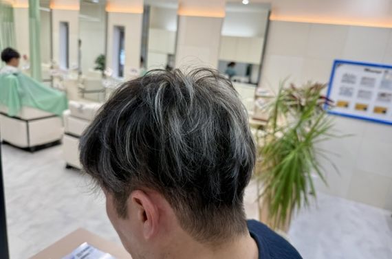 【君津市・木更津市】ハイライトメッシュ、ホワイト系メッシュは理美容室エンゼルヘアサロンが上手いと人気です。