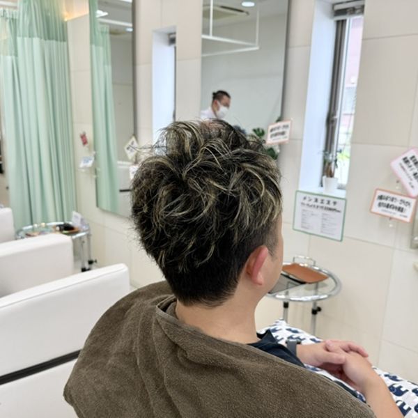 【君津市・木更津市】金髪メッシュはおすすめと人気の理美容室エンゼルヘアサロンにお任せください。