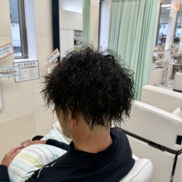 強めのメンズパーマは君津木更津市のエンゼルヘアサロンが上手だと人気です。